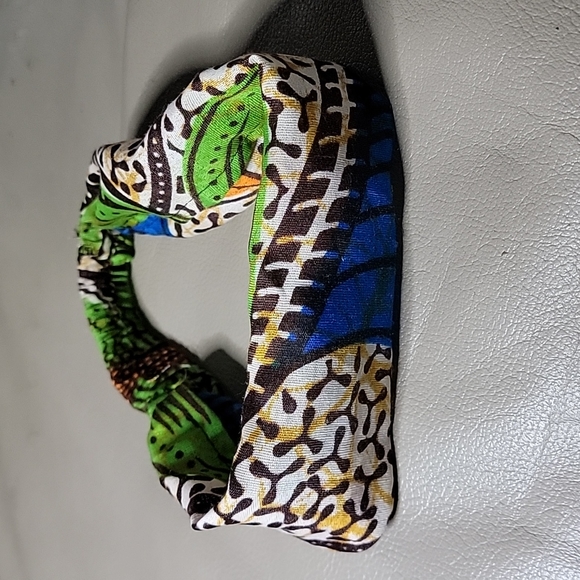 Small Headband and Bracelet set made in Ghana Africa - Picture 4 of 8
